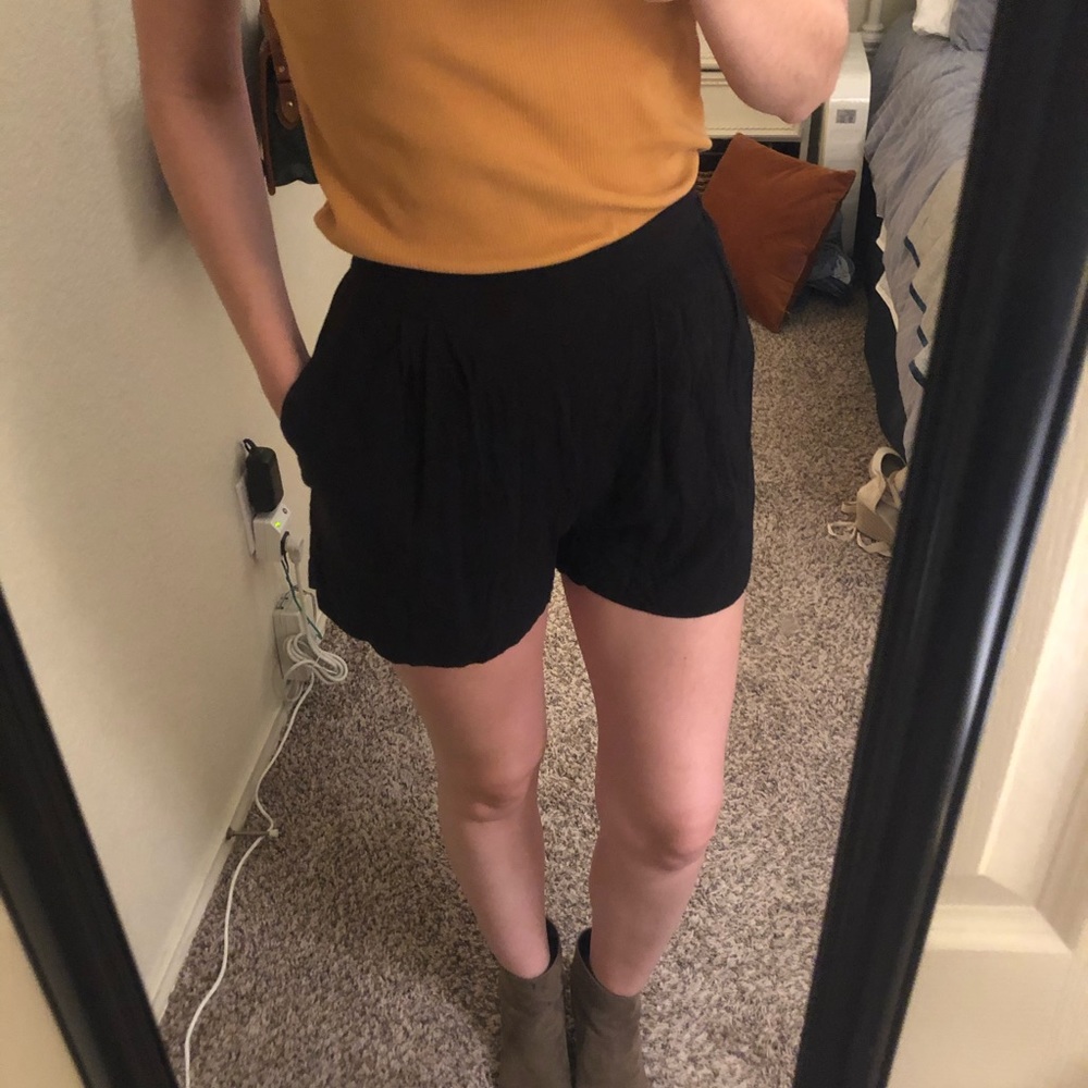 H&M black high waisted fabric shorts